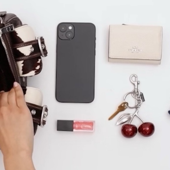 Ashton Bag With Cow Print🤎🤍 - Picture 6 of 10